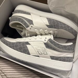 Givenchy Men's White and Gray Logo Sneakers